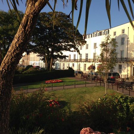 Newton'S Cradle Tenby Exterior foto