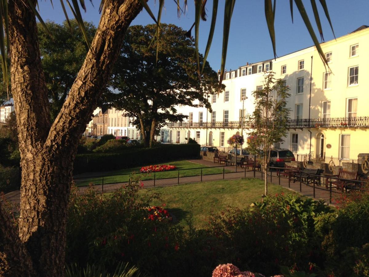 Newton'S Cradle Tenby Exterior foto