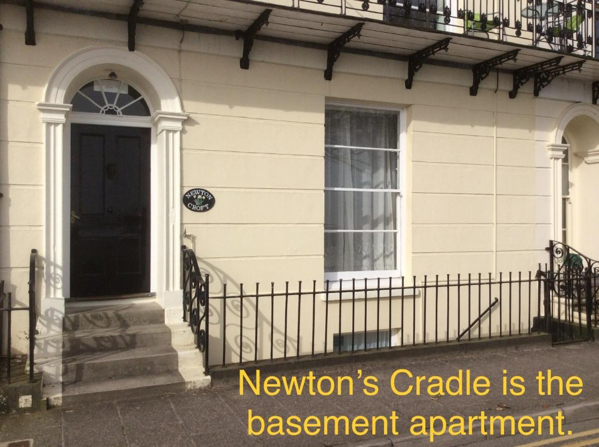 Newton'S Cradle Tenby Exterior foto